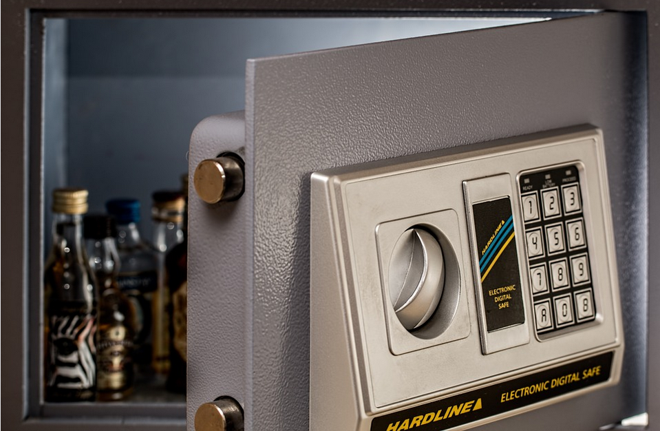 a digital key safe